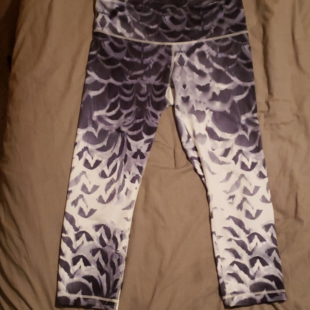 Lululemon Wunder Under Crops